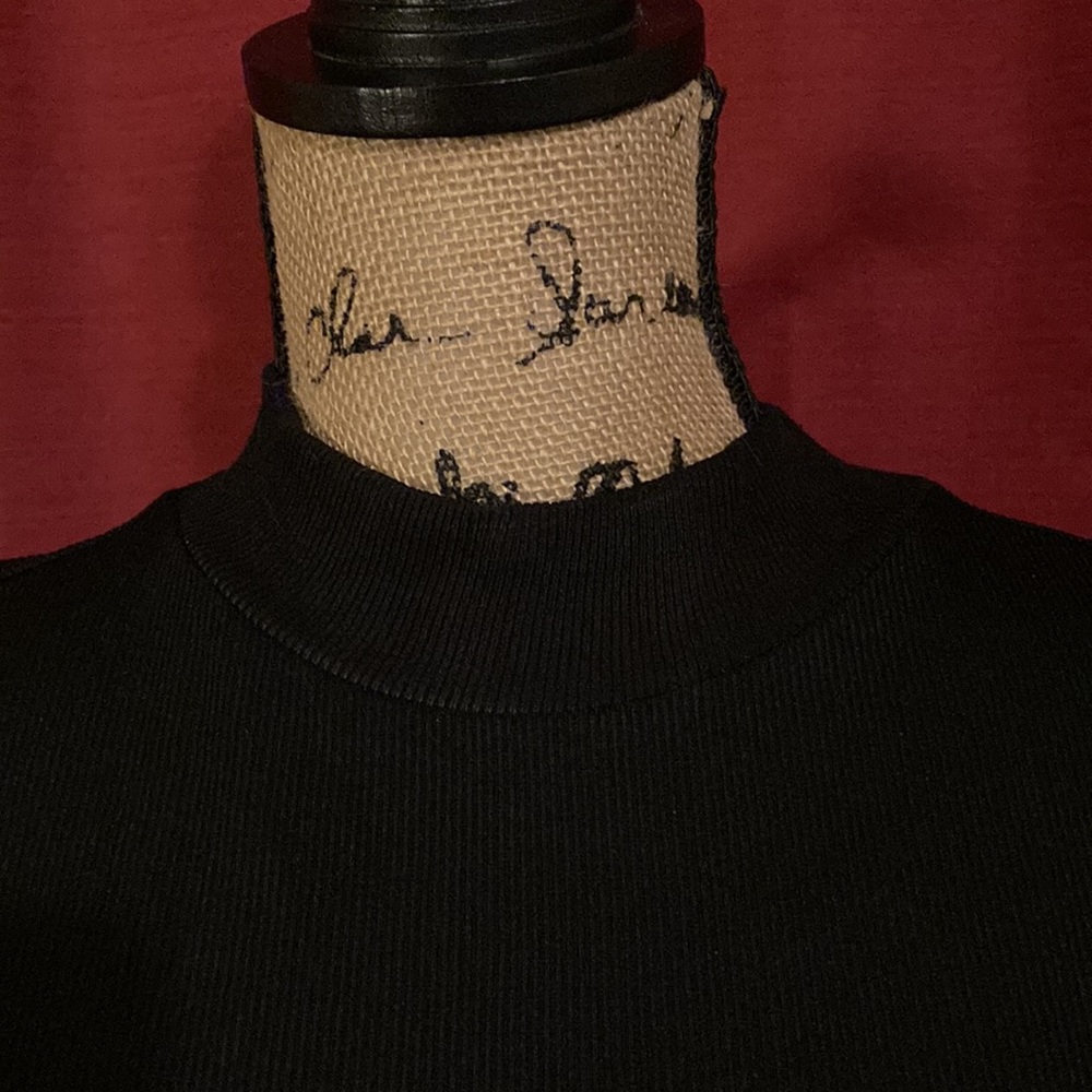 ❌SOLD Classy Cold Shoulder Top - Picture 4 of 7